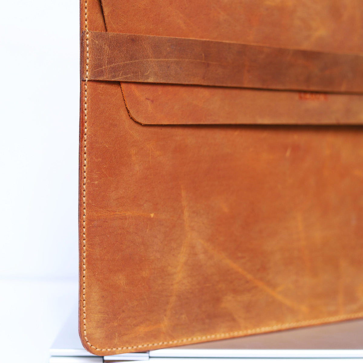Cuoio Hand stitched Laptop Sleeve