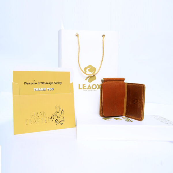 Luxury Leather Card Holder with Money Clip – Handcrafted Elegance - Image 4