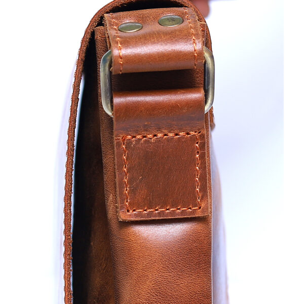 Handcrafted Leather Crossbody Bag – Timeless Style | Leaox - Image 3